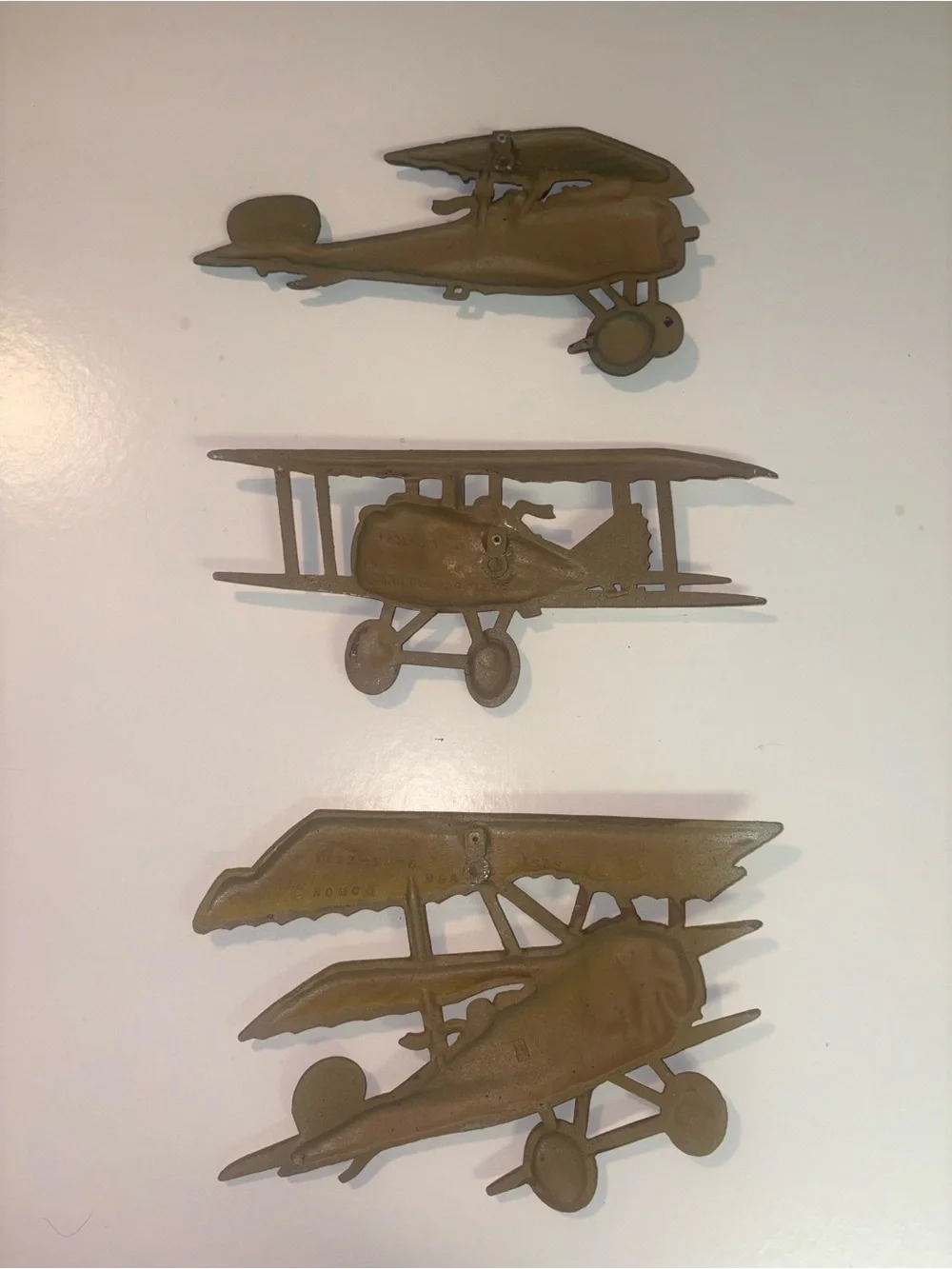 3 Vintage WW1 Fighter Bi Plane, 1975 Homco USA Cast metal Wall Decor